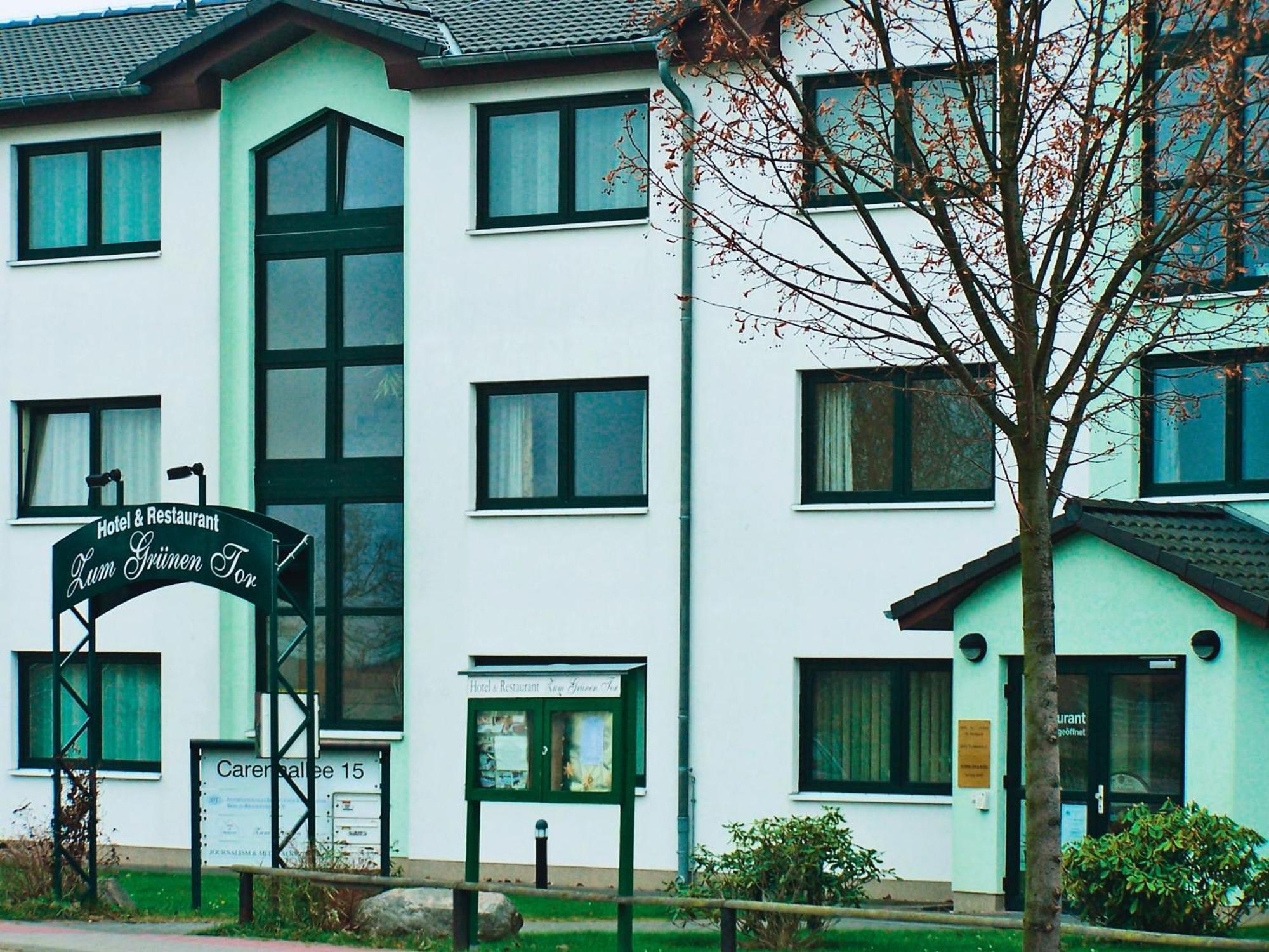 הופגארטן Hotel Zum Gruenen Tor מראה חיצוני תמונה