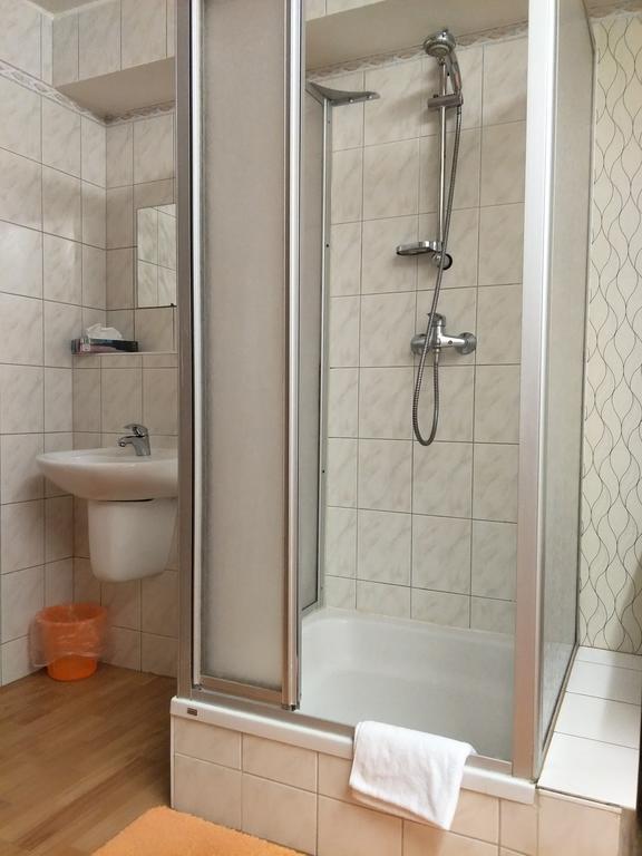 הופגארטן Hotel Zum Gruenen Tor מראה חיצוני תמונה