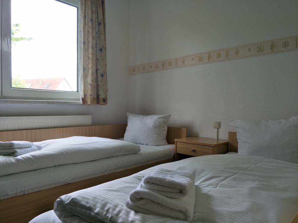 הופגארטן Hotel Zum Gruenen Tor מראה חיצוני תמונה