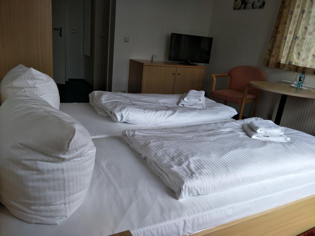 הופגארטן Hotel Zum Gruenen Tor מראה חיצוני תמונה